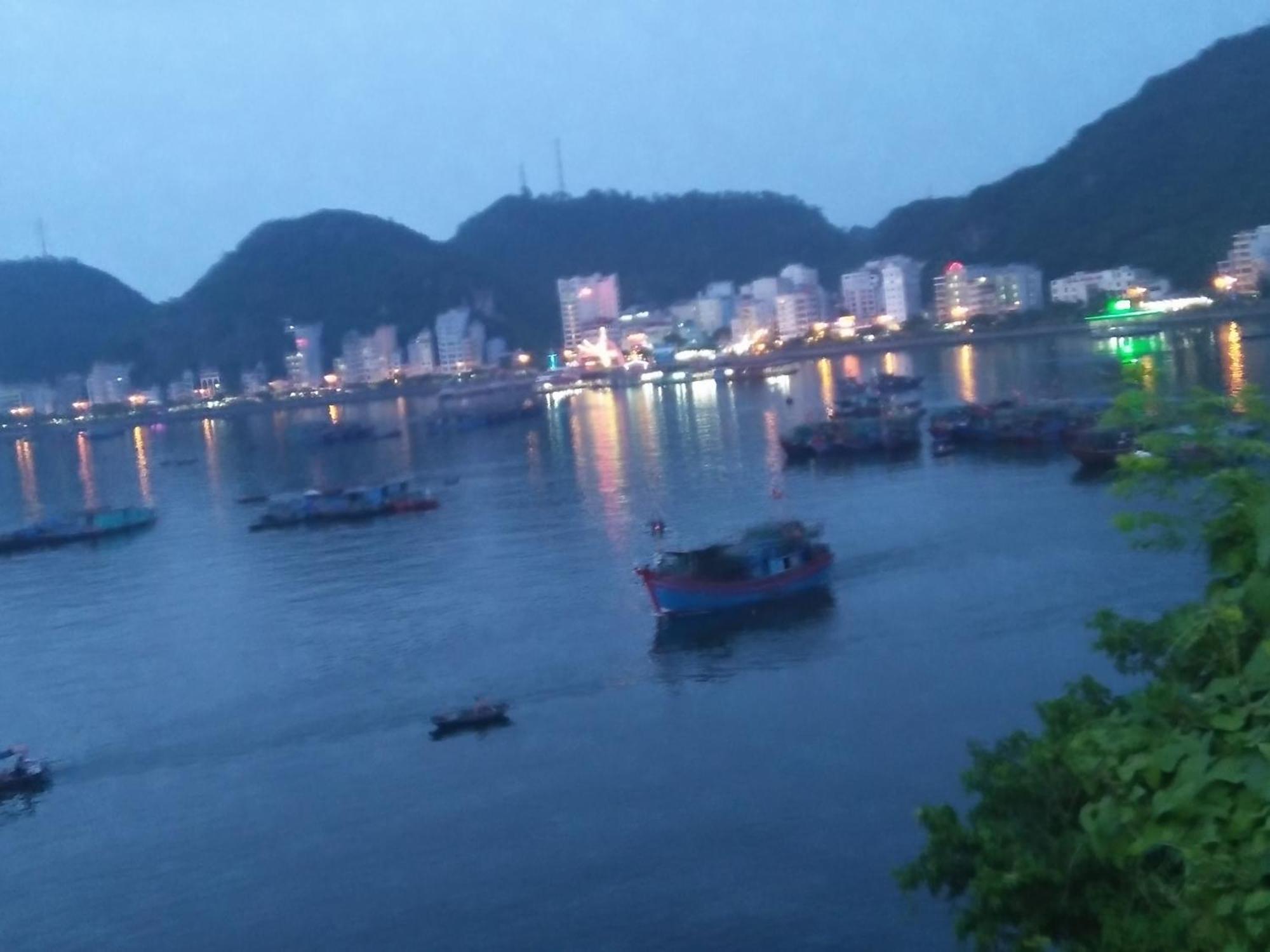 Windy Homestay Cat Ba Island Екстер'єр фото